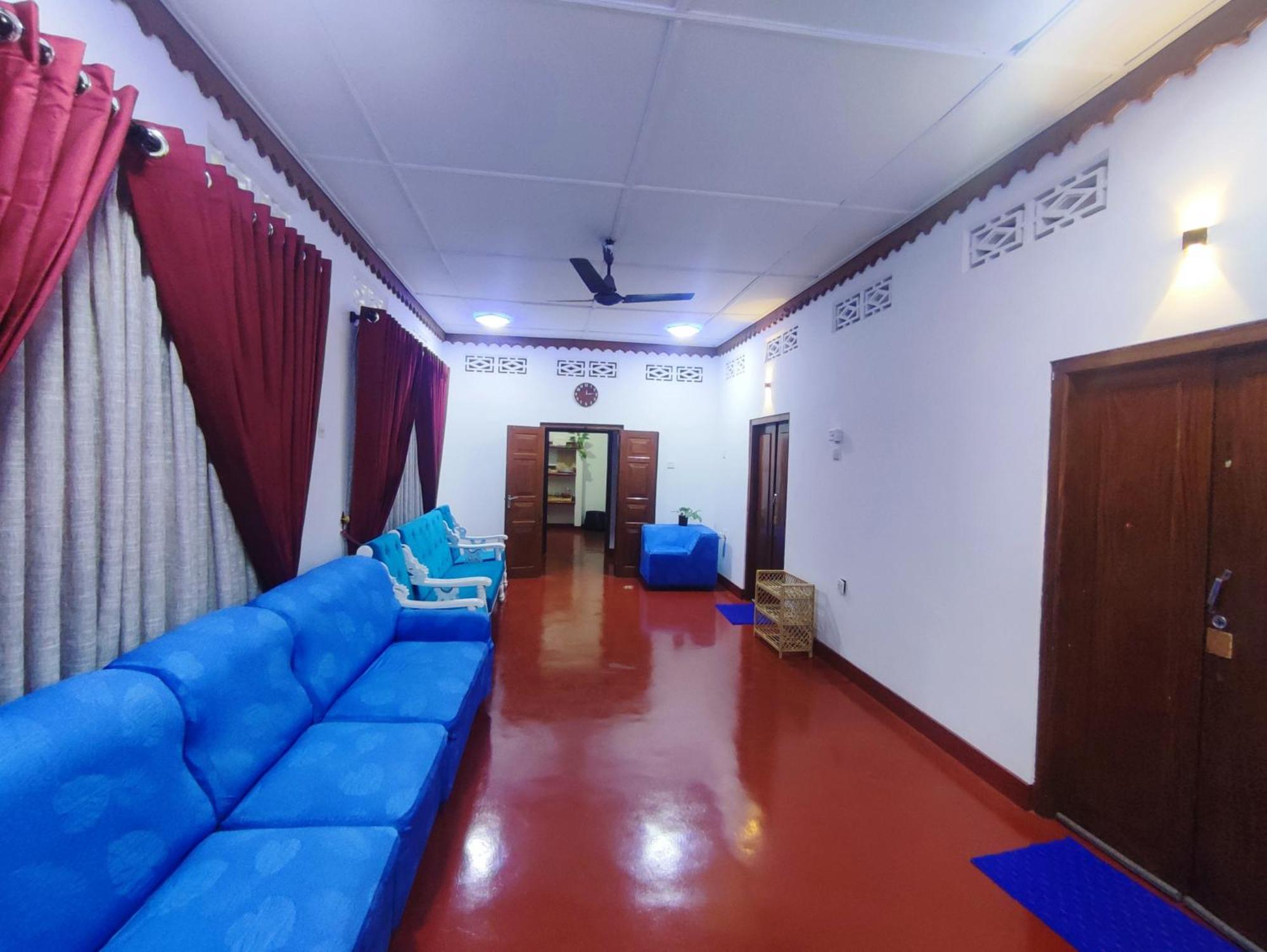 Breeze Guest House Trincomalee Exterior photo