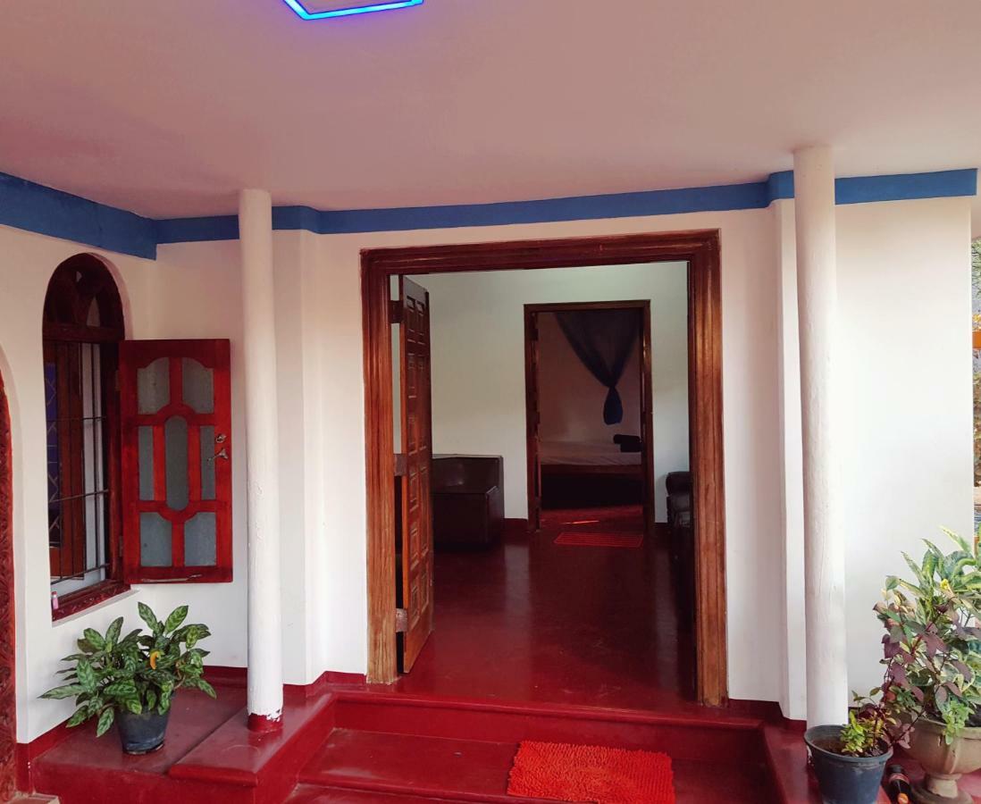 Breeze Guest House Trincomalee Exterior photo